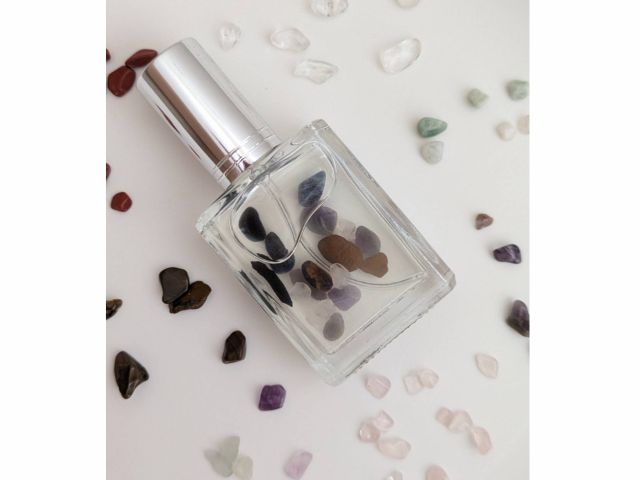 天然石が入ったオリジナル香水づくり