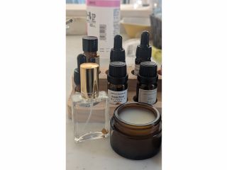 あなただけのオリジナル香水づくり