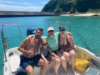 船長は多少、英語を喋りますので外国のお友達も楽しんで頂けると思います。伊豆白浜の水質は保証付となっています。