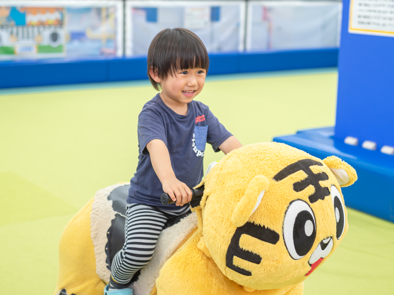 ��l�C�I�����Ȏ�ނ̃A�j�}���o�C�N���^�]���Ă݂悤�I�Z��ŁE���F�������m�ŁE�e�q�ňꏏ�Ɋy���߂܂��� 