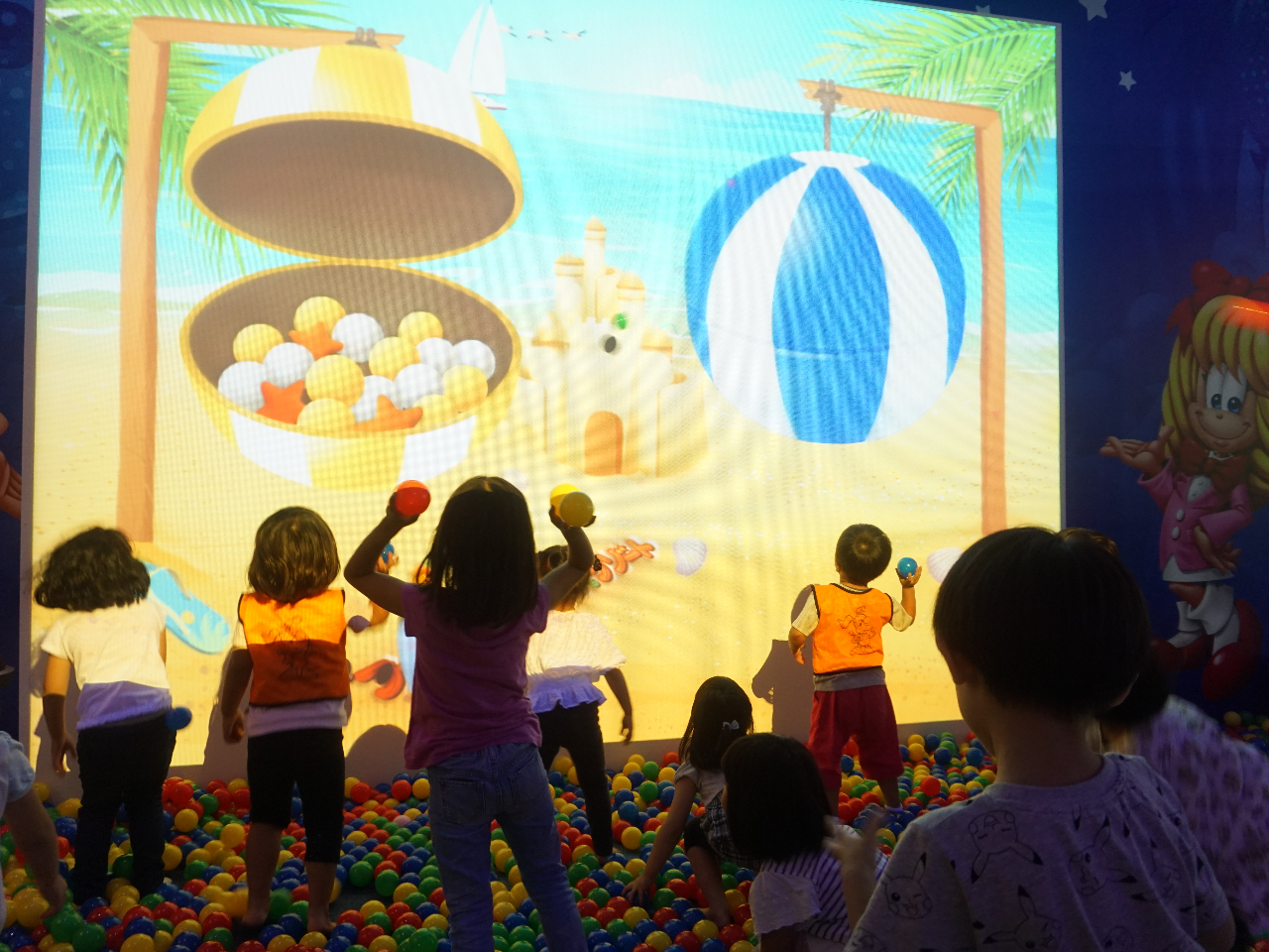 おもちゃに映像が連動するフシギ体験♪ARアトラクションを楽しもう!