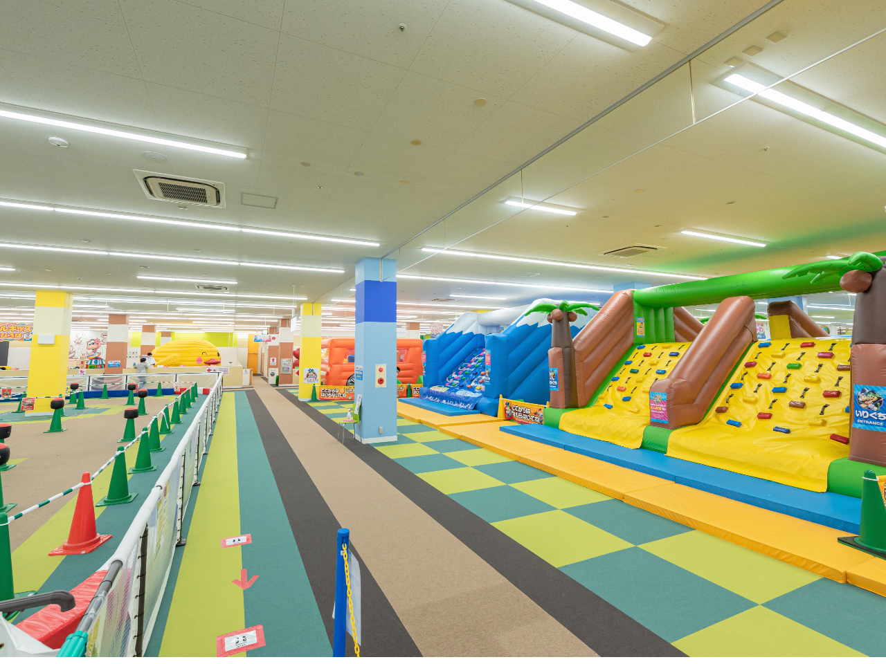 敷地面積は約750坪!室内すべてが屋内だから、雨でも思いっきり遊べます♪