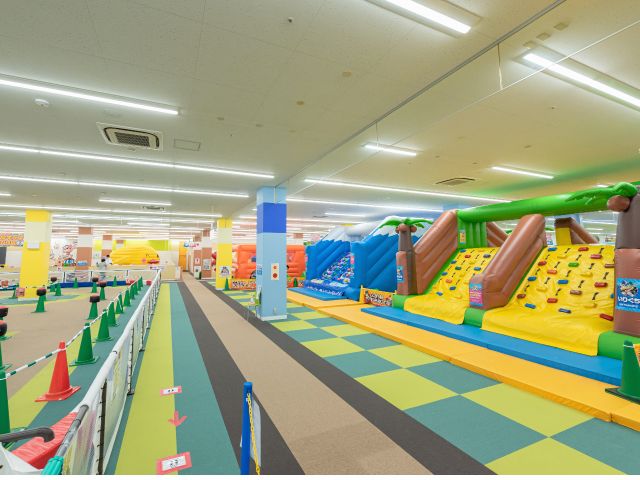 敷地面積は約750坪!室内すべてが屋内だから、雨でも思いっきり遊べます♪