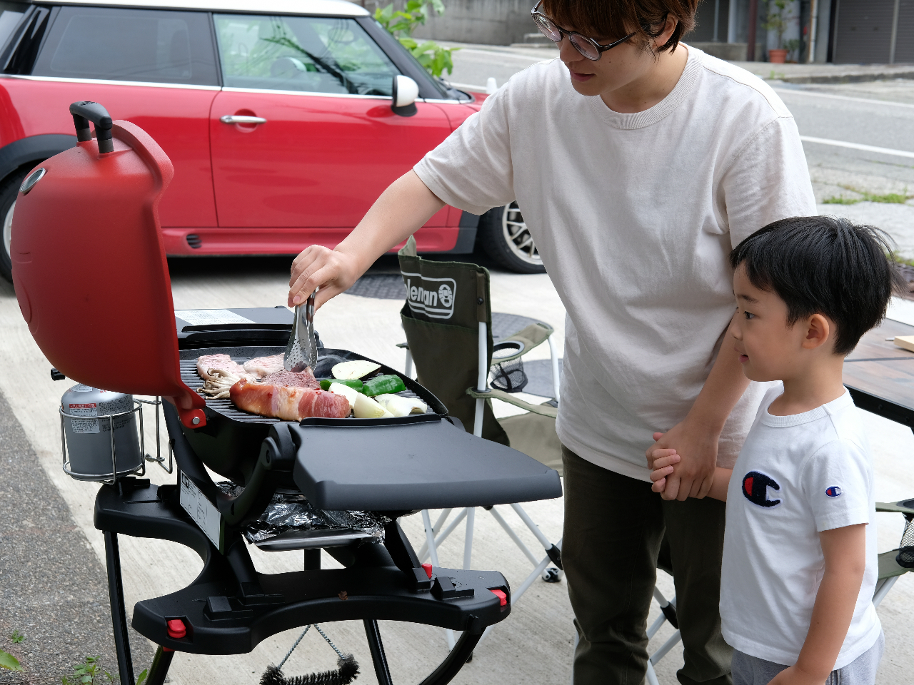 おしゃれで機能性の高いガスグリルでBBQを楽しめます