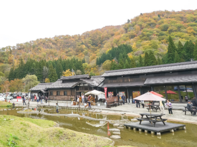 道中は【道の駅みつまた】に寄り道♪ 当館から車で11分 火曜定休