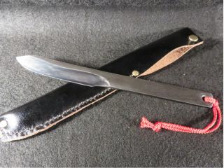 小刀完成品です。革ケース、桐箱(じゃらん予約特典)付きです。