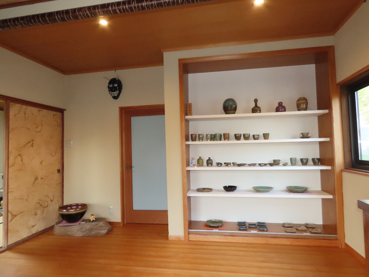 玄関口のギャラリー