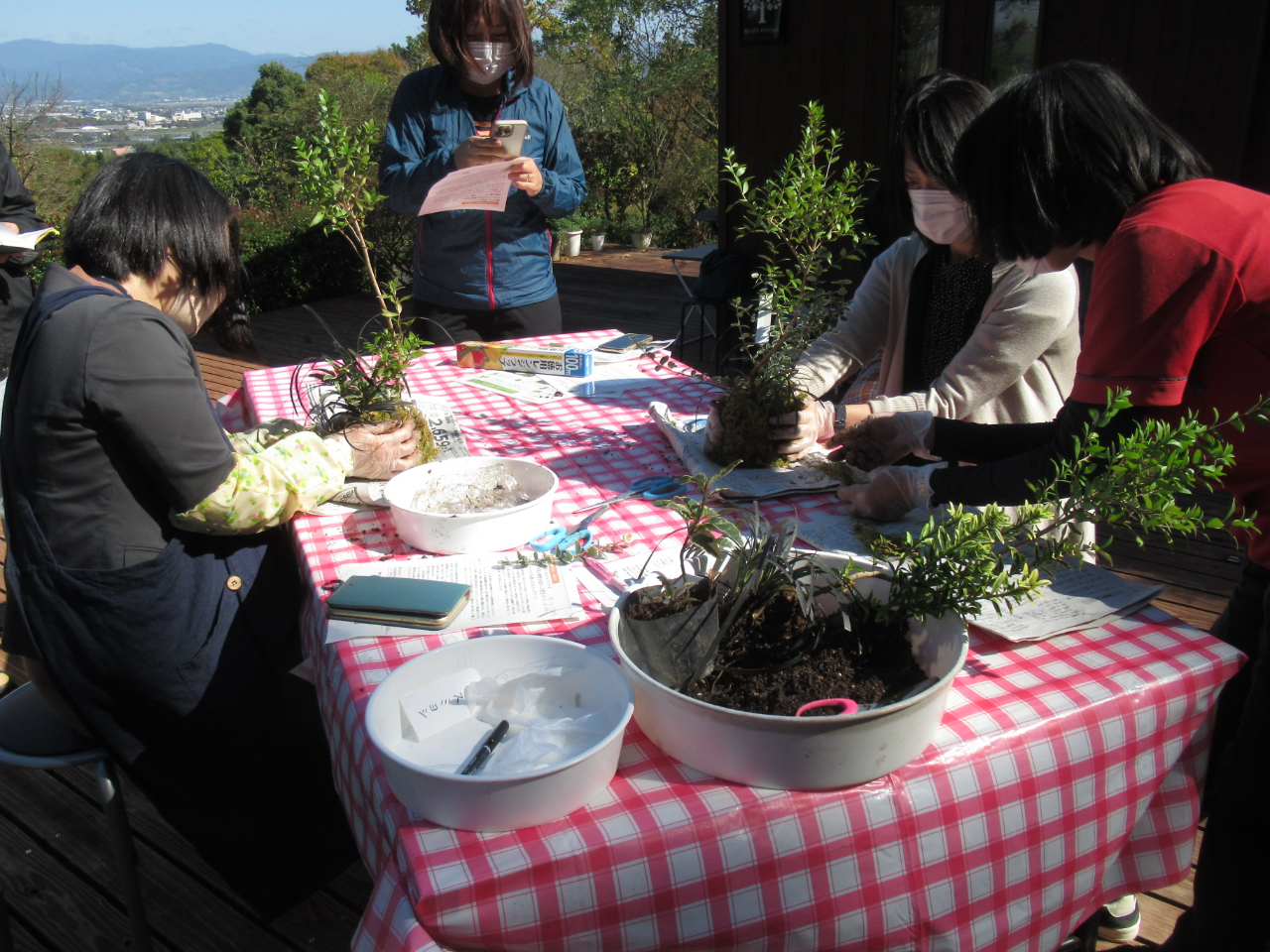 ̗΂Ɉ͂܂AɗԂ̉Ȃ炨y݉