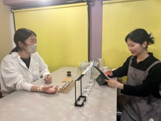 自分に似合う香りがわからないという方に専門スタッフがマンツーマンでそのお悩みを解決!
