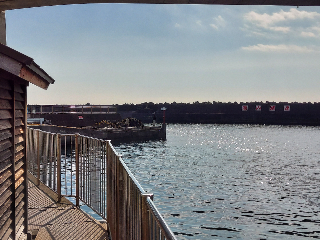 釣り場(市場駐車場横)