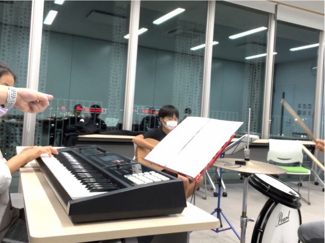 アーティファクト木更津ルームでは、木更津市金田地域交流センター(きさてらす)でのキッズバンドや、合唱団などの活動も計画します。