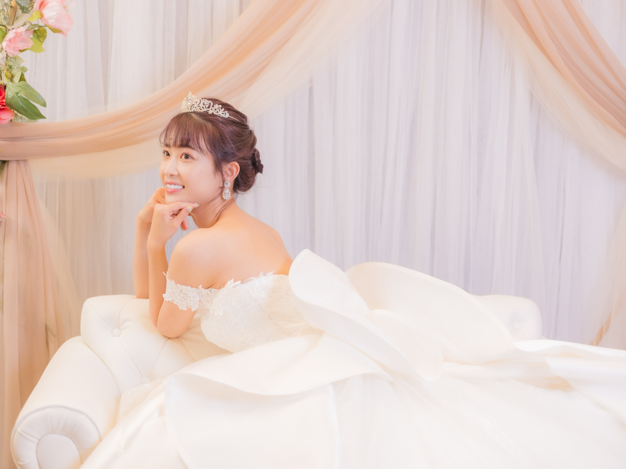 OP�F�h���X�ǉ�����̃|�[�Y    ������̃o�b�N�X�^�C���Ȃǂ��c���������́A����2���ڒǉ�����̃|�[�Y��.�I1���ڂƂ͈�����p�x���c���܂��B