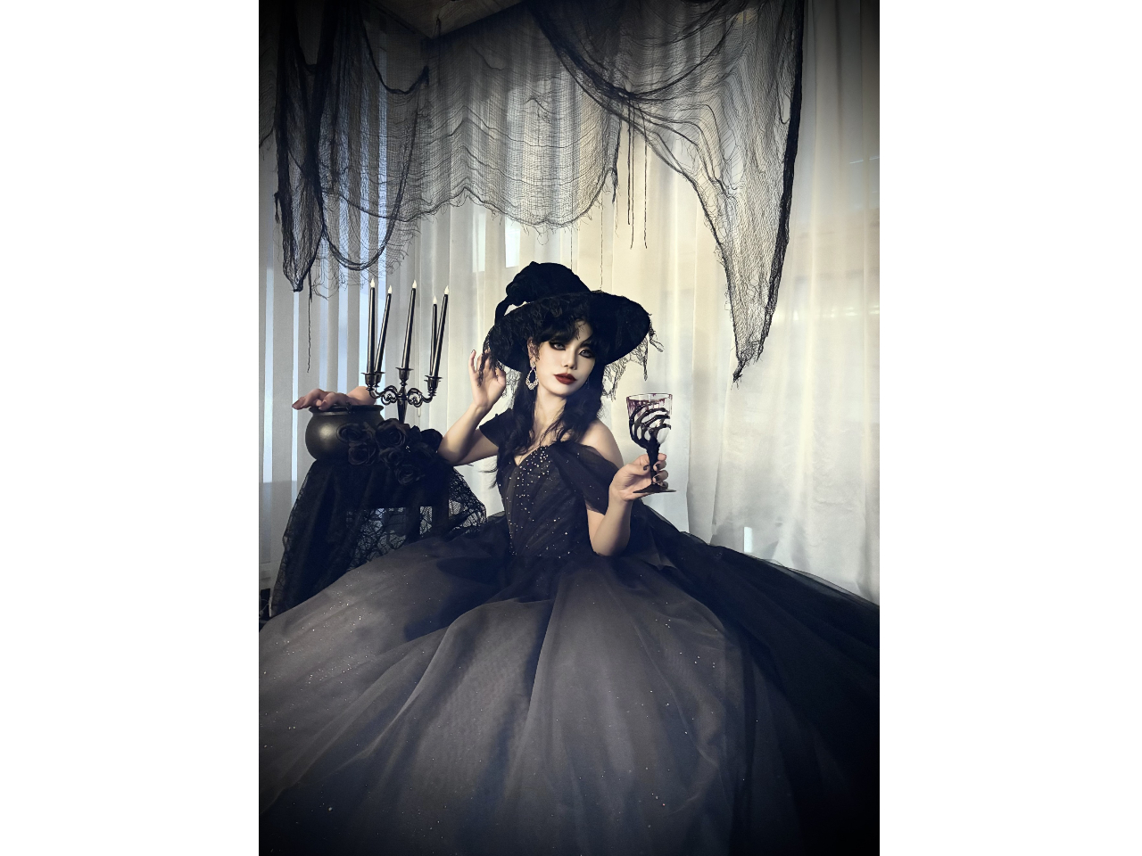 �n���E�B���w�i��O�b�Y�ŃC�x���g���̂���B�e��
