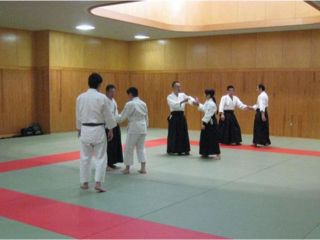 福島県にございます合気道東湖塾です。 初めて合気道を体験する方に、お試しの4回稽古をつけられる特別体験を用意いたしました。