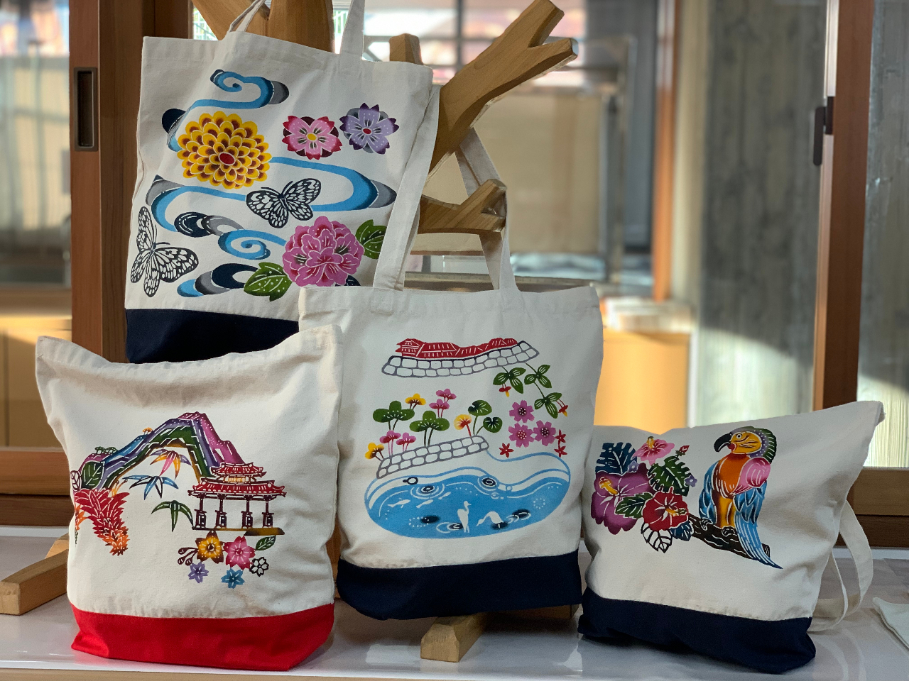 g[gobOij̓c[gJ[B~ԁA~܂BfUC̓IE^KɎ񗢏^ԂƃIIS}_^