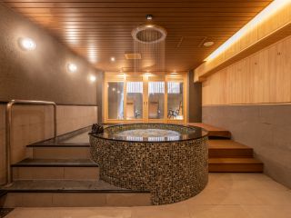 【プライベートSPA「梵」】二種のサウナ&貸切風呂を備えた癒しの空間で「ととのう」