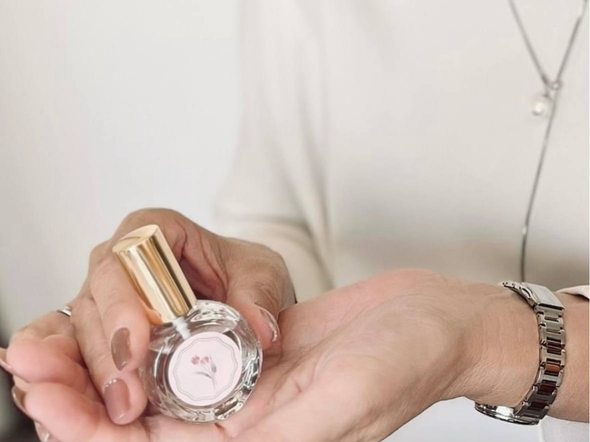 【精油×特別な香り素材で作る香水作り】好きな香りをぎゅっと閉じ込めて♪心ときめく...