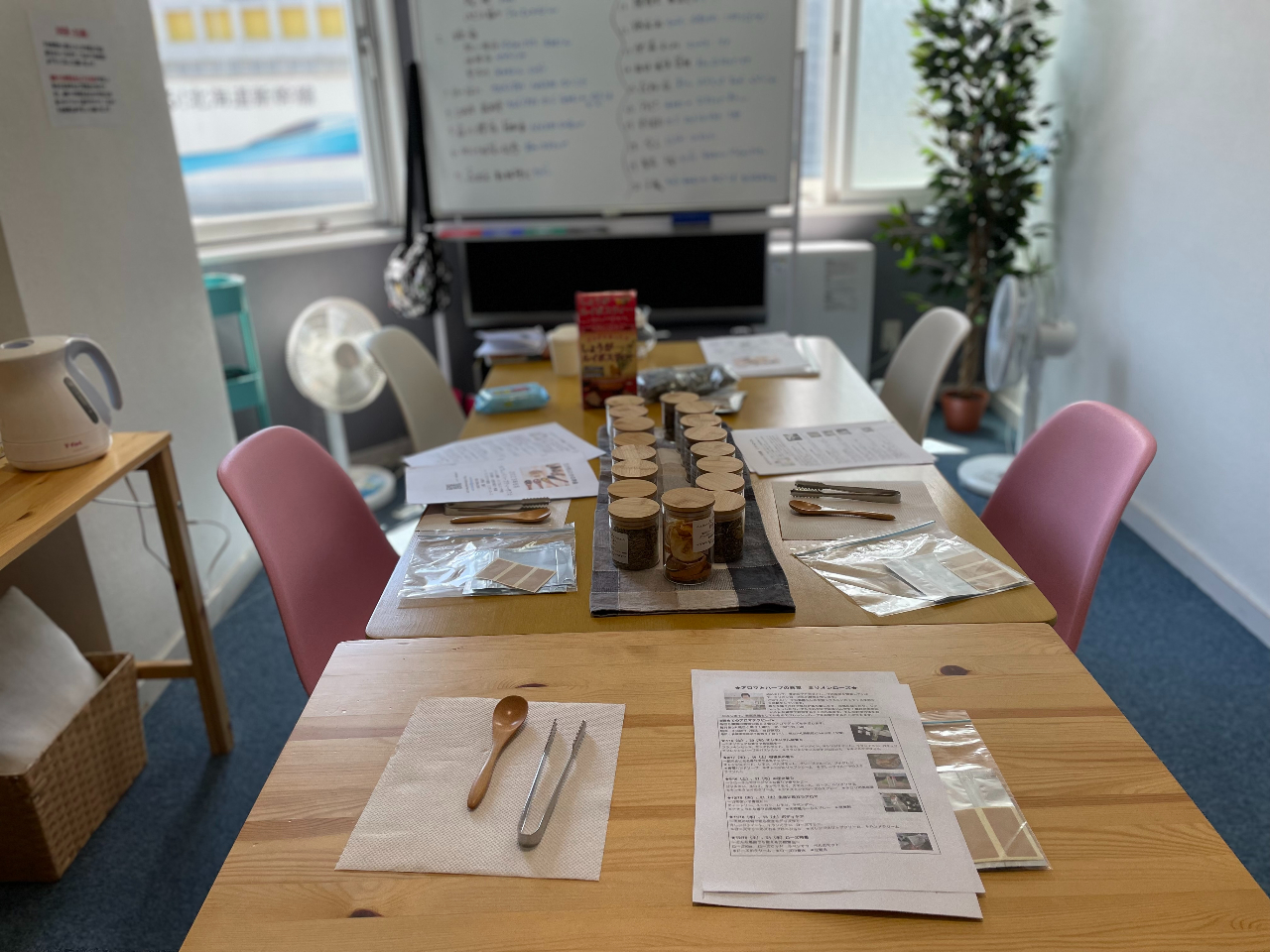 �ő�U�����e�ł��A�b�g�z�[���Ȋ��ł��B���̏�Ŏ��₪�ł���̂ŃI�����C���ɂ͂Ȃ���C��������܂��B��������l����l�ƌ��������Ęb��i�߂����̂Ń��A�����悵�B