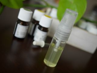 世界で初めてできたオーデコロンはとっても清々しい香りです。誰にでも愛されるさっぱりとした香り。何度も講座で作成していますが、大好評です。