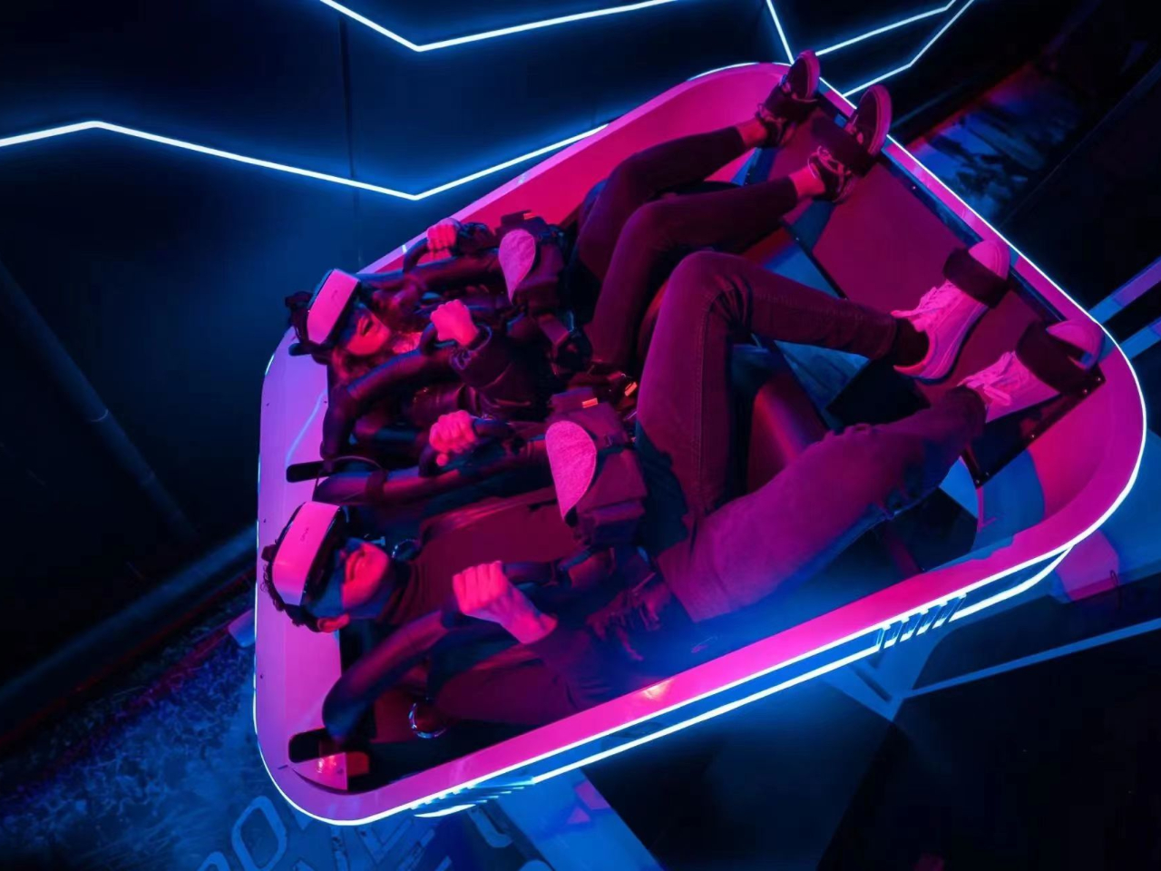 『Flying Cinema』日本初上陸!360°まわる絶叫VRライド!