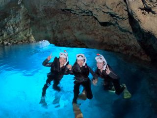 【一度は行ってみたい青の洞窟シュノーケル!】お子様もご参加できて幅広い層の方に楽しんで頂けます!