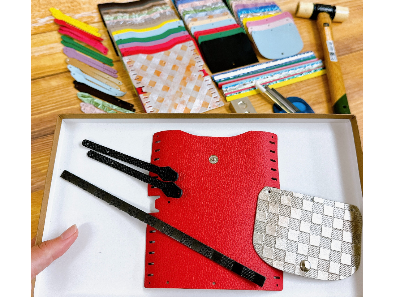 ̐Fނ̒I񂾖{vgݍ킹āA ~j|[`obN܂I