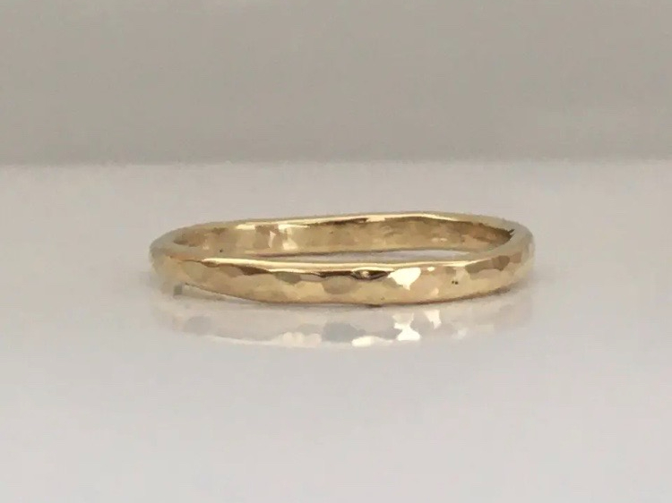 ピカピカに磨いて、槌目がキラキラになります。磨く作業をずっとしてたい・・・。との お声も頂いております。