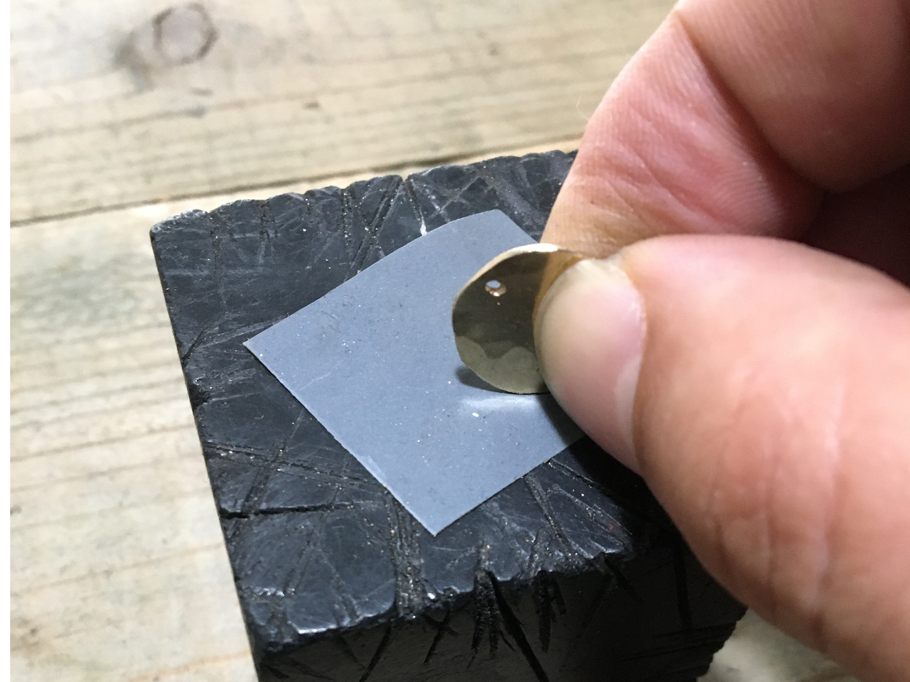 ピカピカに磨いて完成!(チェーンは別売り、500円です。)