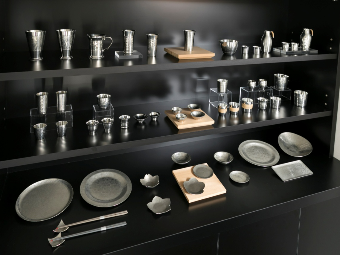 íAlXȎiAƂŐ삵ĂtS܂B