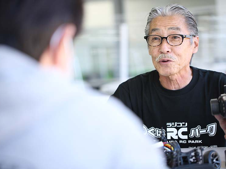 WRJ[̃[Xɂg̃X^bt̃AhoCXs܂B