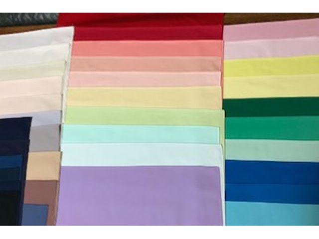 120色の中からあなたにお似合いのカラーを診断させて頂きます