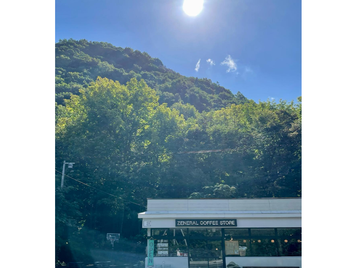 定山渓の入り口すぐの店舗でお待ちしております