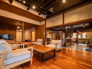 開放的な小上がりリビングと土間スペースが人気です