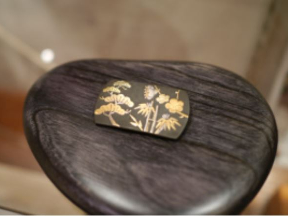 お祝いごとや、贈答用のギフト、肥後象がんを用いた家紋の作成も承ります、お気軽にお問い合わせください。