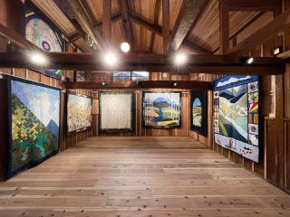 リノベーションした木造空間は木の香りがやさしく、落ち着いた空間です。