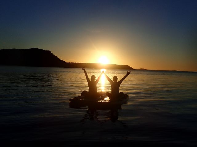 SUPの上でくつろぎながら見ることもできます!