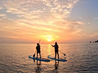 美しい日の出を贅沢にSUPの上で♪
