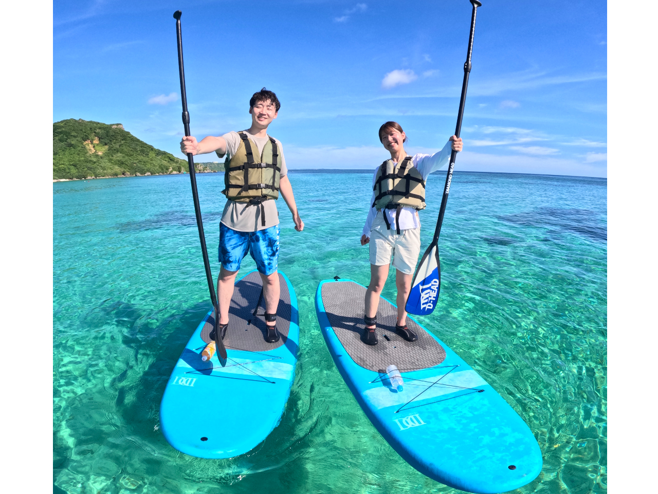 透明度抜群の海の上をゆっくりクルージング!晴れた日は魔法の絨毯に乗っているような気分になれます♪