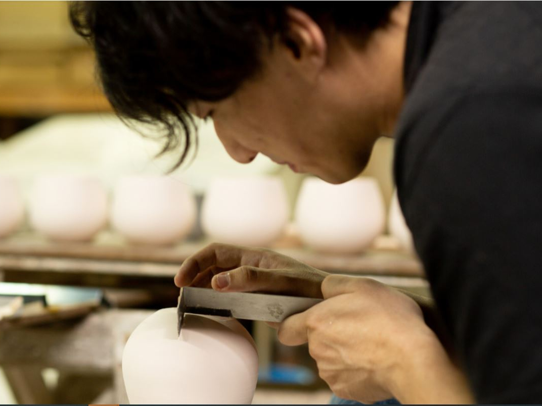 みかわち焼＊ 400年続く「嘉泉窯」で三川内焼絵付け体験
