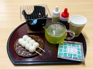 「お花見団子セット」は昨年1,000人以上が体験いただいた人気のセットです♪※写真はイメージです。急須等の茶器は写真と変更になる場合があります。