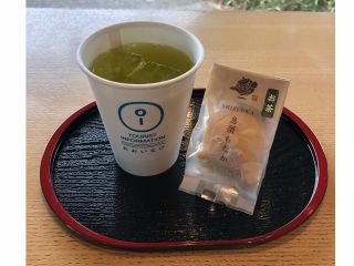 お好きなお茶 と 急須もなかのセットでご提供します。