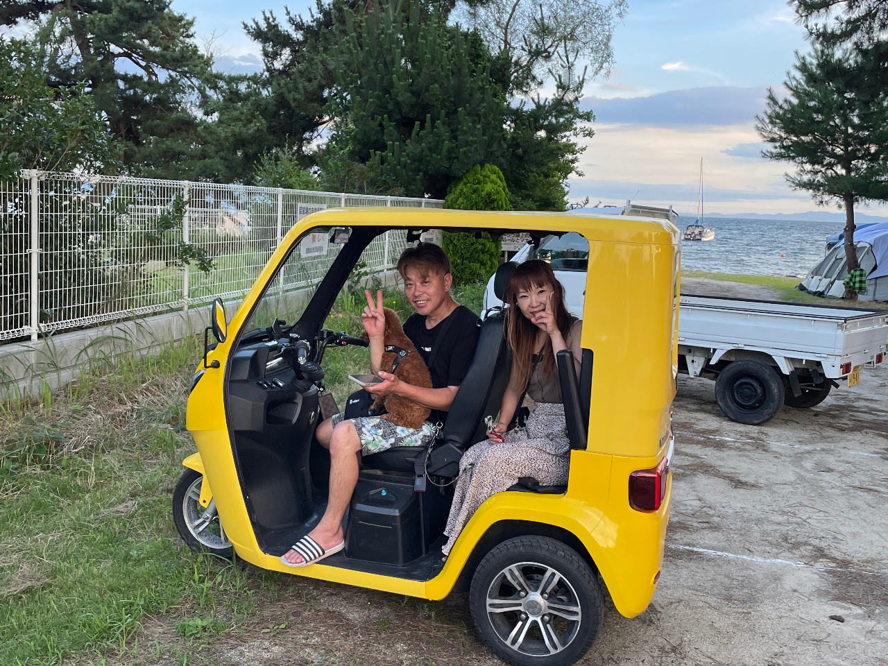 愛犬も大喜び!トゥクトゥクドライブへ