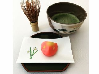美しい和菓子とおいしいお抹茶をご用意してお待ちしております