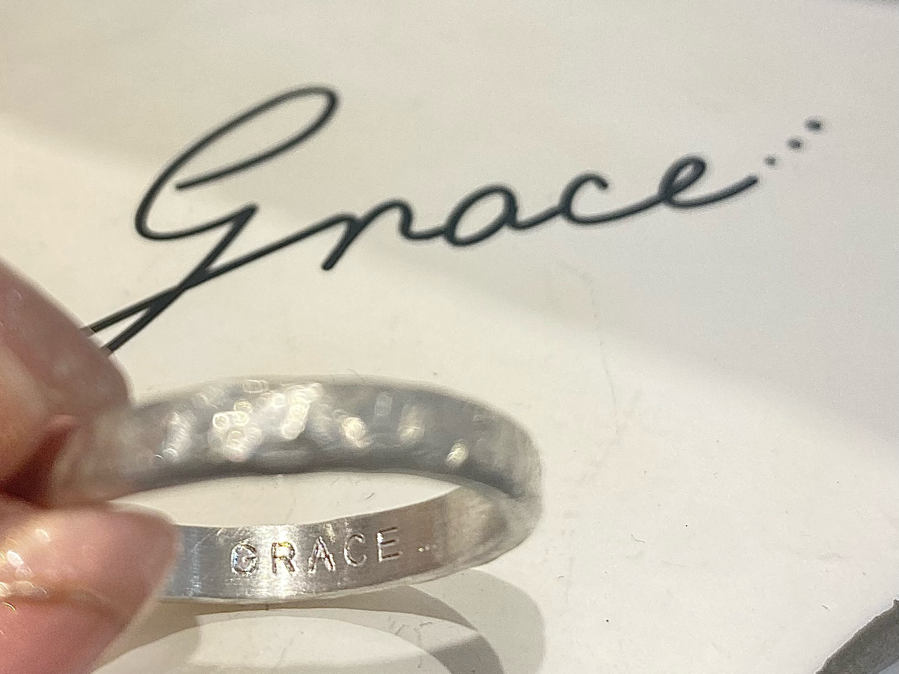 ̃v5̃T[rXtIiCjVALOȂǂł܂Bj