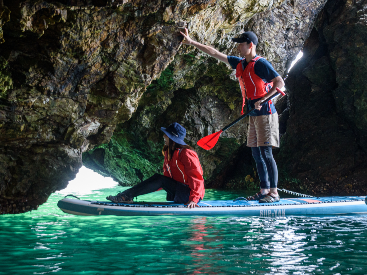 洞窟内はひんやり気持ちい〜!