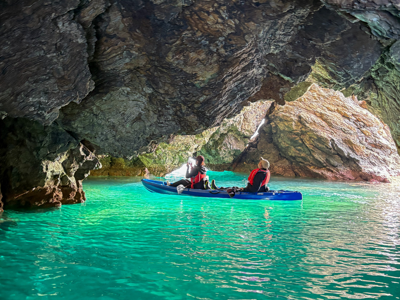 ���A�̒��͍L�X�I�Ă͂Ђ���������ĉ��K�ł��B