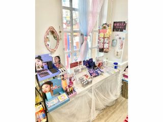 台湾・韓国コスメいっぱいの可愛い店内でメイク体験☆