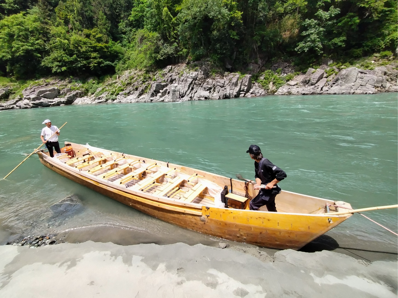 N[YD͑OȂł肨肢܂B