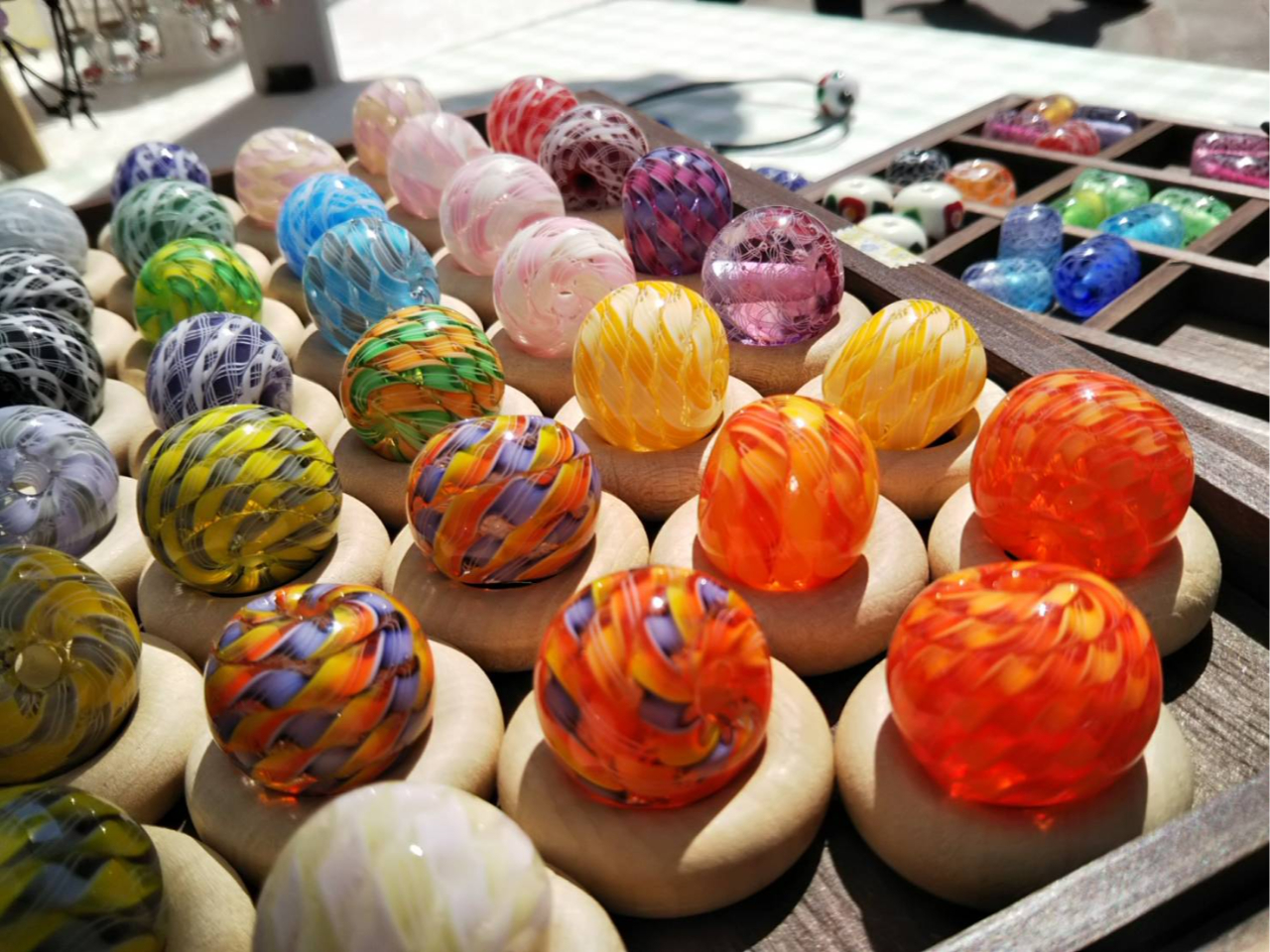 色々な色を組み合わせた玉