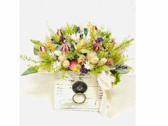 ドライフラワーで素敵なアレンジメントを作れます